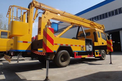 東風多利卡18米高空作業(yè)車