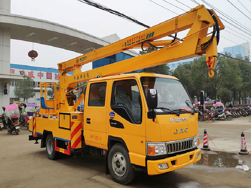 十幾萬的江準14米高空作業(yè)車 性能強 性價高