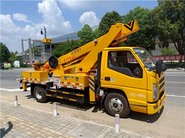 高空作業(yè)車的升降機(jī)如何平穩(wěn)升降