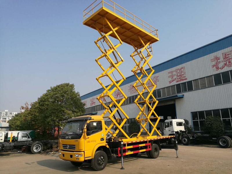 東風(fēng)多利卡10米垂直升降平臺(tái)車(chē)