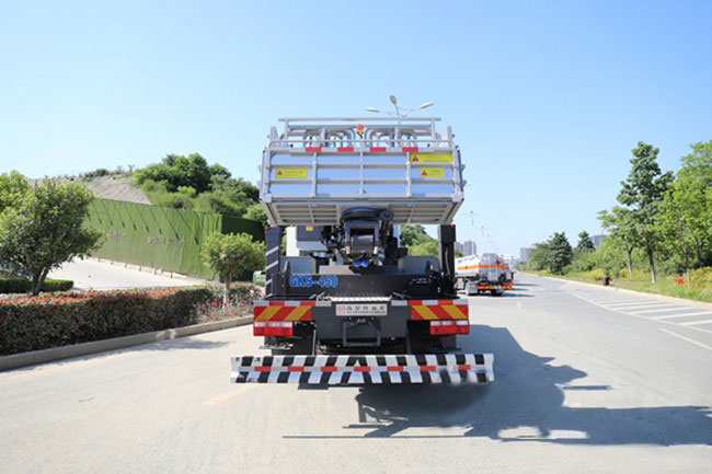 國(guó)六東風(fēng)45米高空作業(yè)車