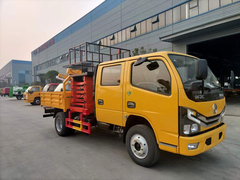 東風(fēng)8米藍牌雙排升降平臺高空作業(yè)車